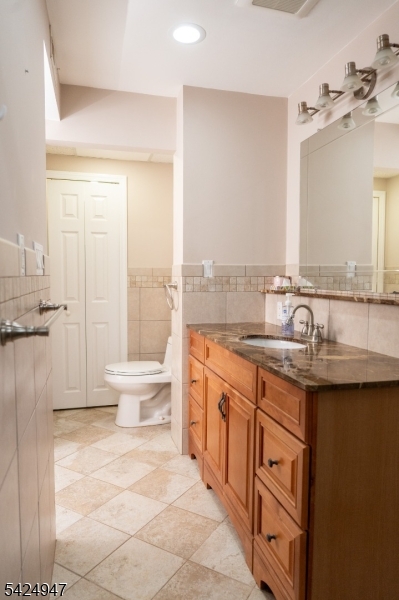 COLONIAL LAKES - Residential