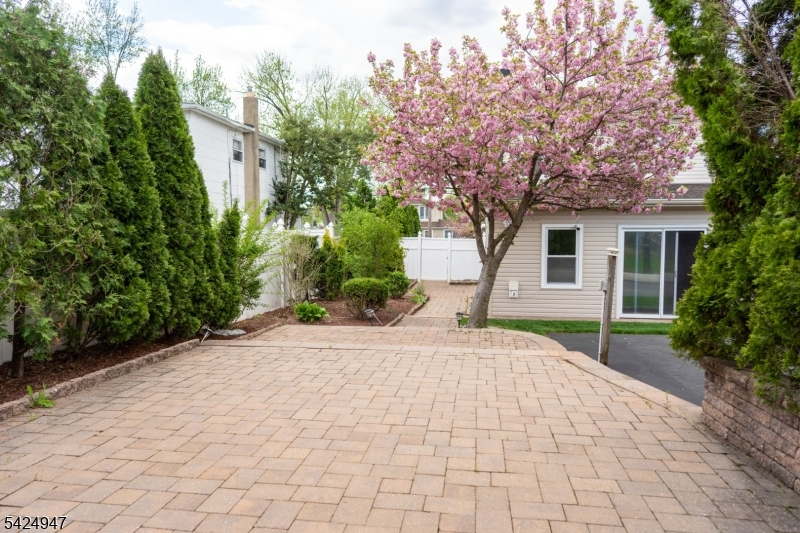COLONIAL LAKES - Residential