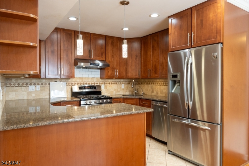 COLONIAL LAKES - Residential