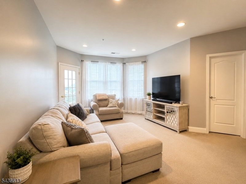 The Grande at Riverdale - Residential