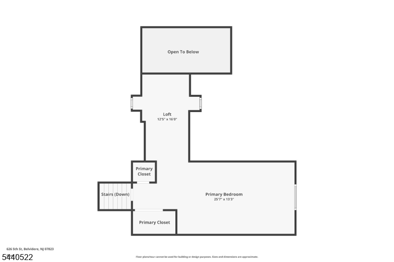 Main image without alt text