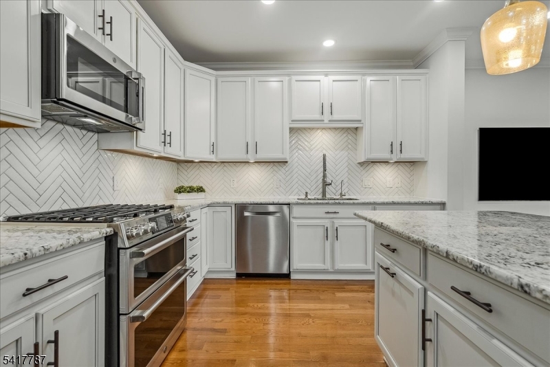 170 Madison Ave - Residential
