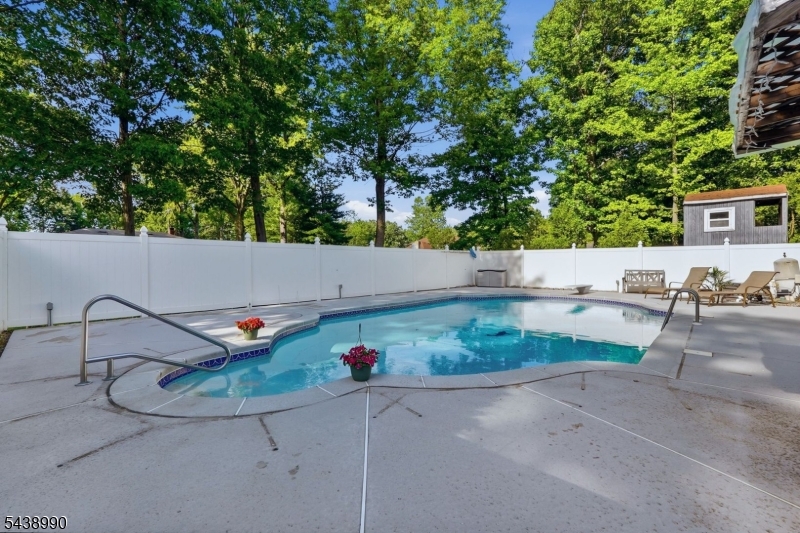 Livingston Acres - Residential