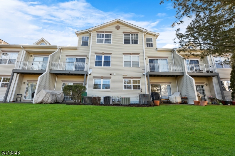 Rose Arbor - Residential