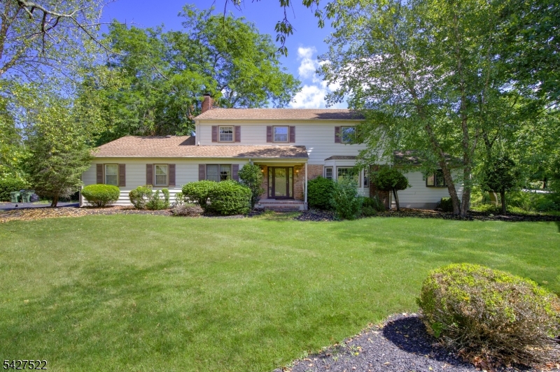 Wonderful opportunity to own on Horseshoe Rd!  Great bones and terrific floor plan.  Beautiful views, so much potential...This is an estate sale sold AS IS.
