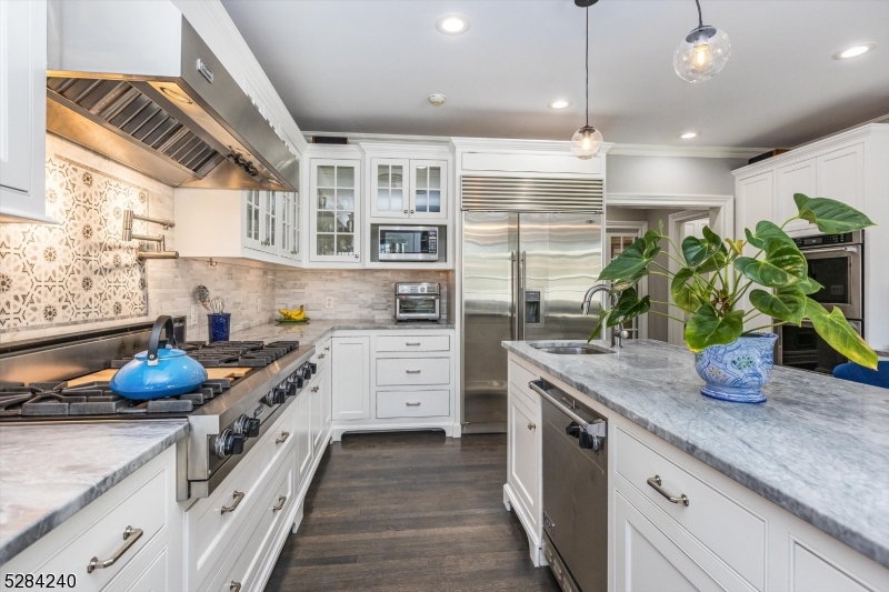 Yantacaw Brook Park - Residential