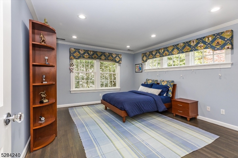 Yantacaw Brook Park - Residential