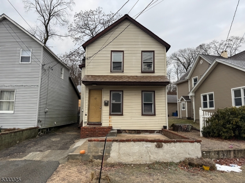 Colonial in need of TLC and updates.  3 bedroom 2 bath, laminate flooring, carpeting.