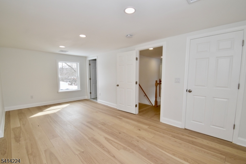 OAK RIDGE / MILTON - Residential