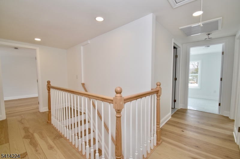 OAK RIDGE / MILTON - Residential