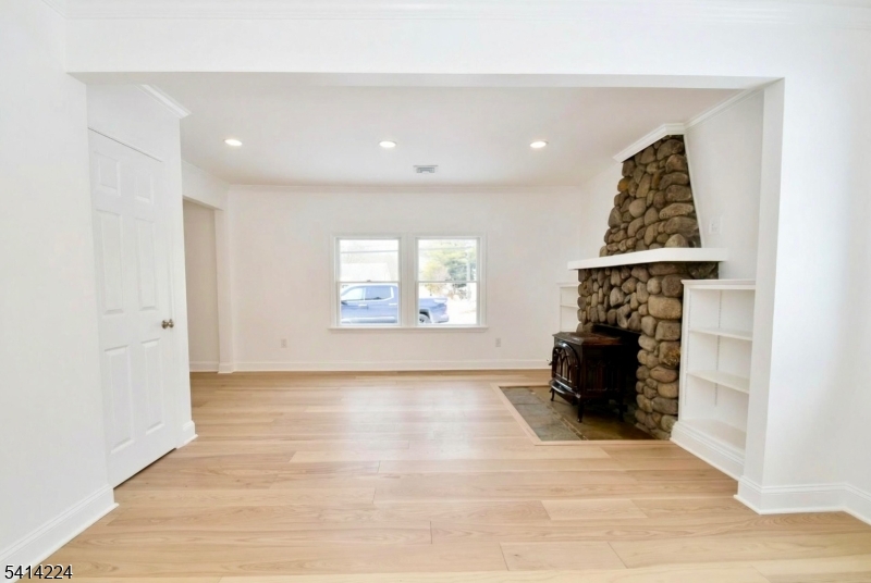 OAK RIDGE / MILTON - Residential