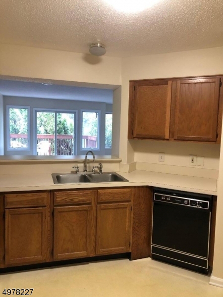 BERKSHIRE RIDGE - Residential Lease