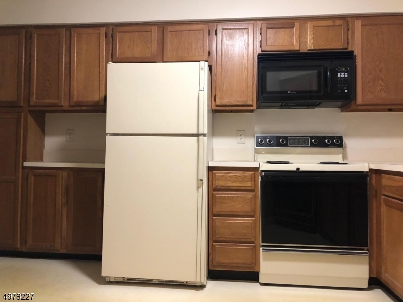 BERKSHIRE RIDGE - Residential Lease