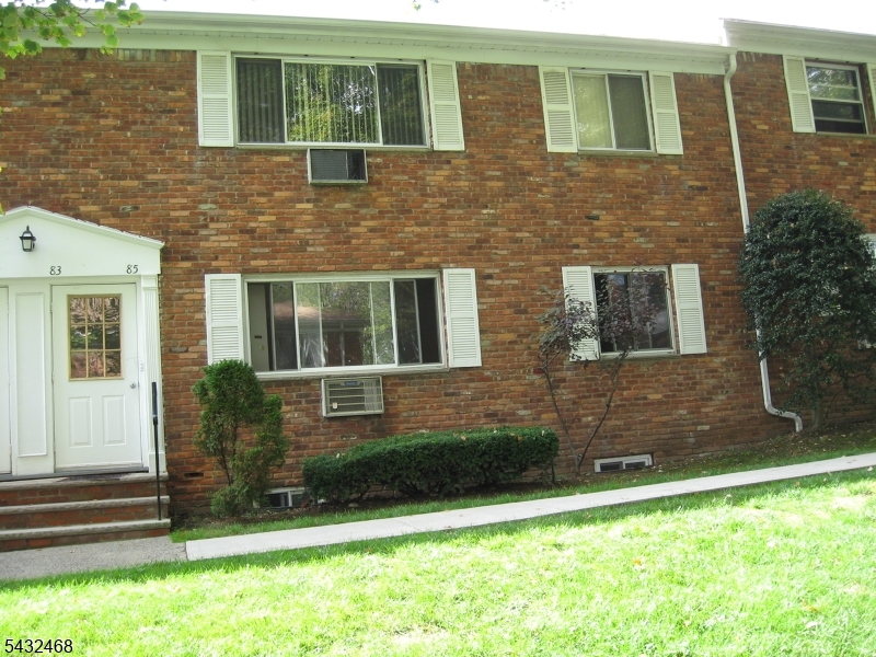 First floor unit, 1 bedroom, 1 bath in the most beautiful neighborhood, Cambridge Village.   Very well maintained updated unit.  Minutes from all major highways  Don't miss this, #83.