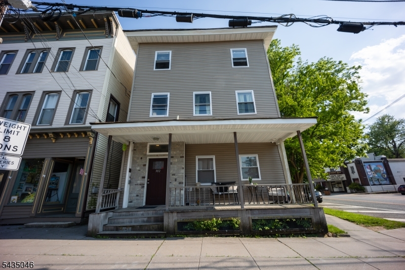 Completely Remodeled 8% Cap in Belvidere---Turn key 3 Unit Multi Family Income Property in the town center---Two 2 BR Apartments  and One 1 BR Apartment, all have 1 BA---Recently remodeled inside and out including full new roof---Tenants pay for all utilities except water/sewer and garbage---Great in town corner location, very walkable for tenants---Ideal for investors looking for an easy to maintain investment with a strong cash flow.