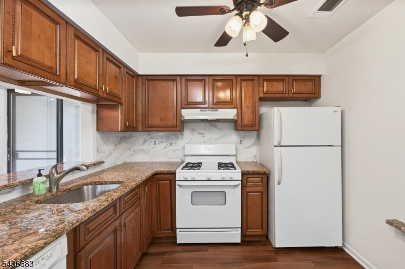 Woodbridge Commons - Residential