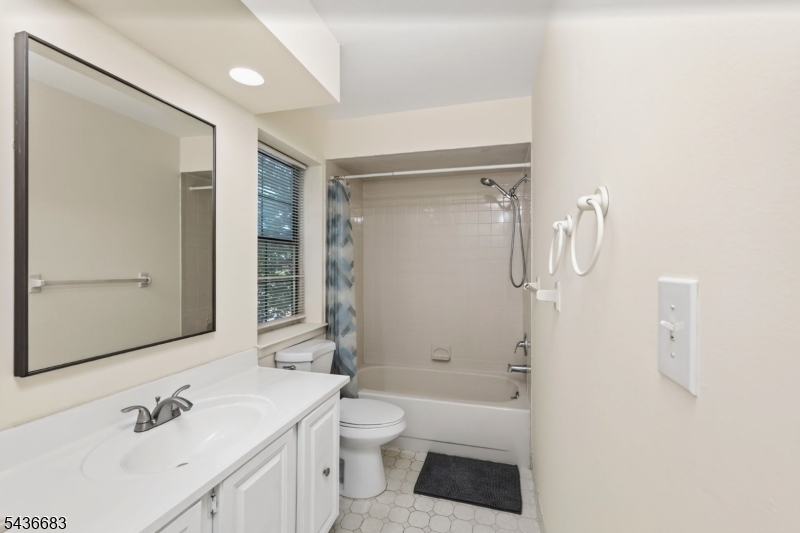 Woodbridge Commons - Residential