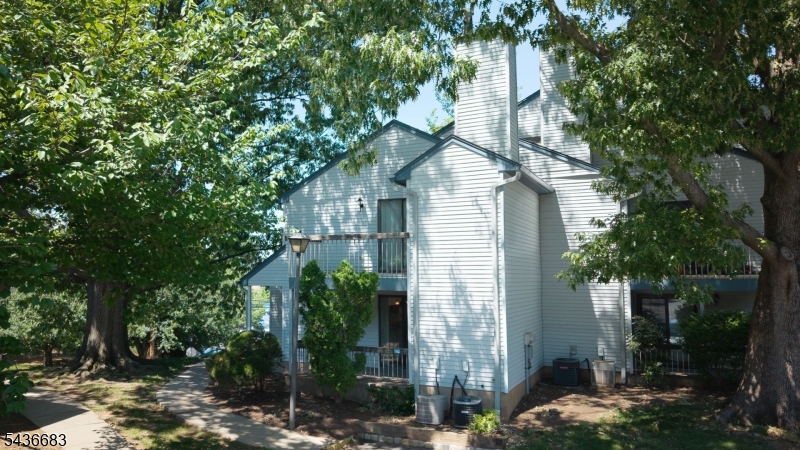 Woodbridge Commons - Residential