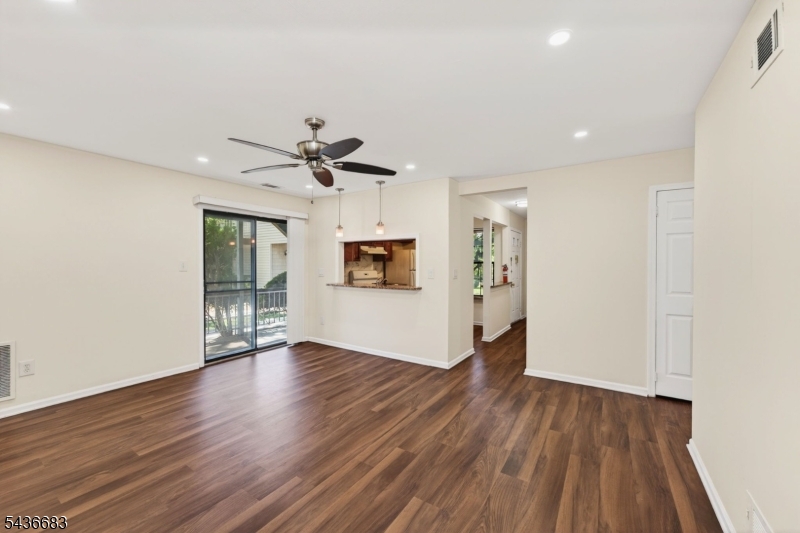 Woodbridge Commons - Residential