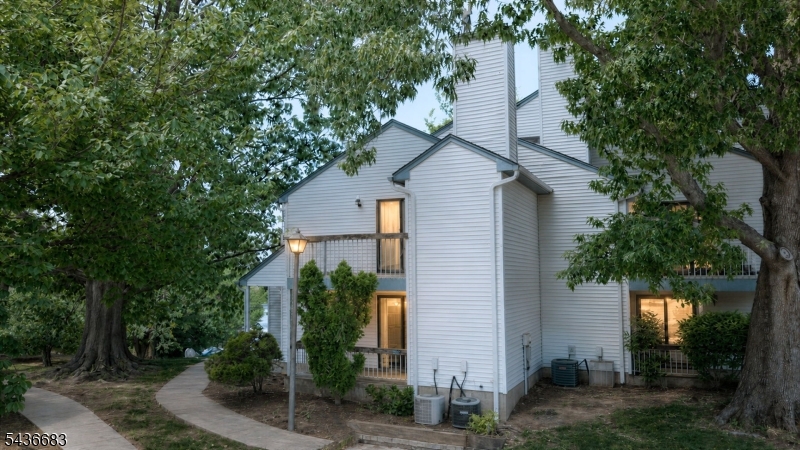 Woodbridge Commons - Residential