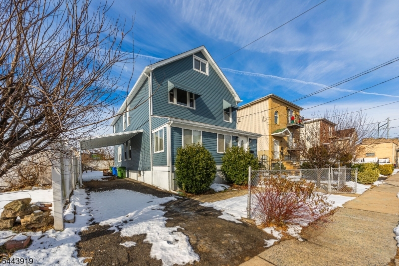 East Linden - Residential Income