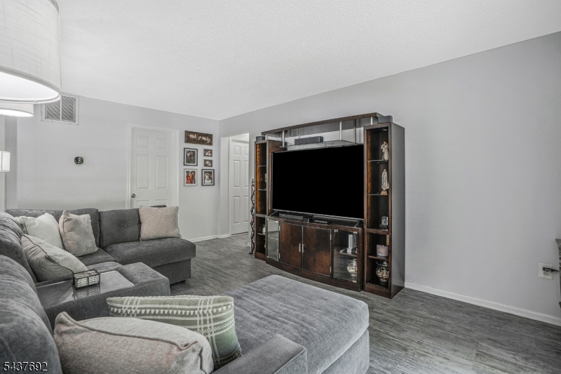 Cedar Brook - Residential