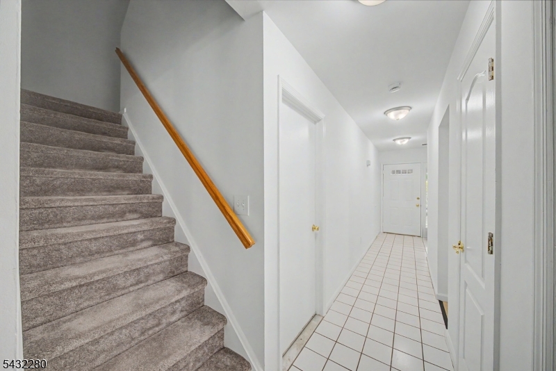 Deer HIll Village - Residential Lease