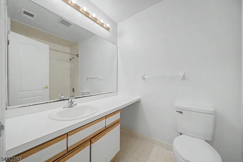 Deer HIll Village - Residential Lease
