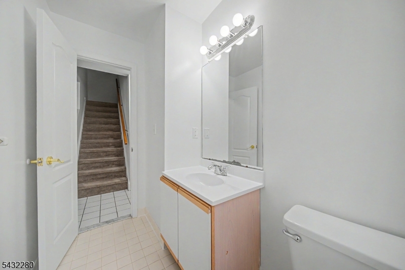 Deer HIll Village - Residential Lease