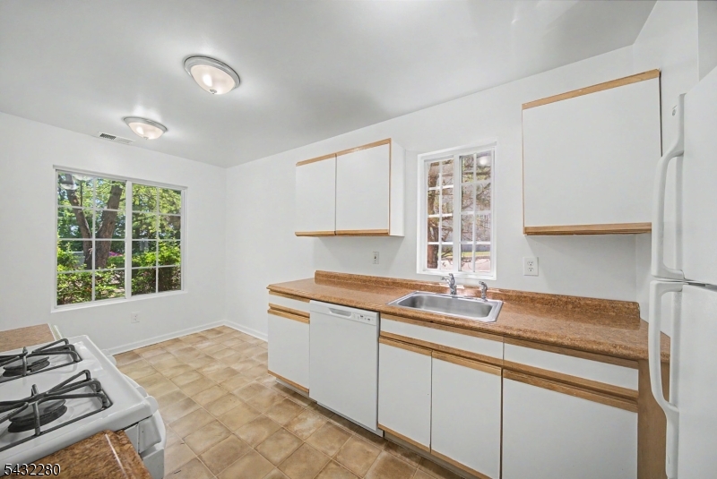 Deer HIll Village - Residential Lease