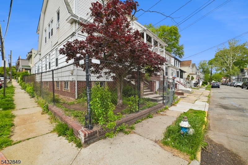 Up. Irvington/Clinton Hill - Residential Income