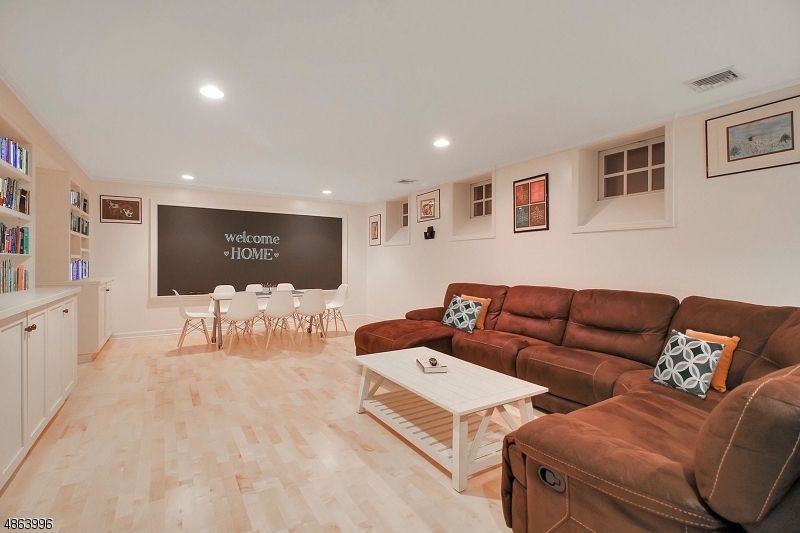 OLD SHORT HILLS - Residential