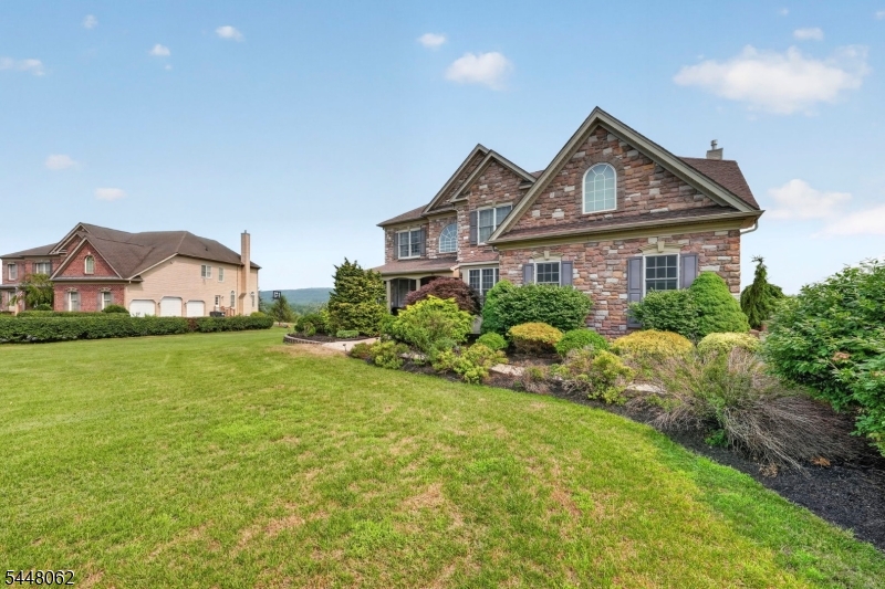 Lookout Pointe - Residential