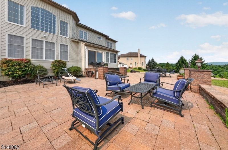 Lookout Pointe - Residential