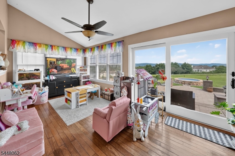 Lookout Pointe - Residential