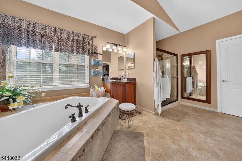 Lookout Pointe - Residential