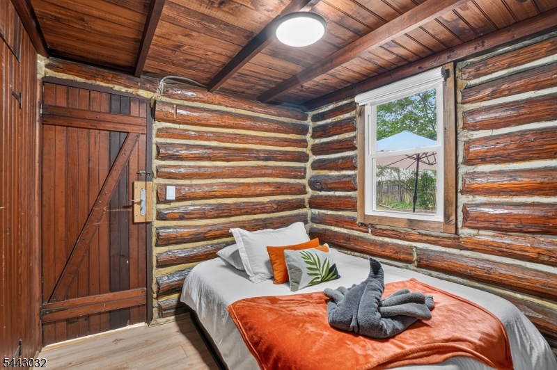 Lindy's Lake Association - Residential