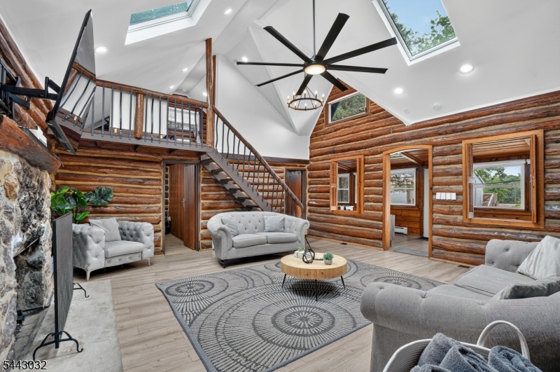 Lindy's Lake Association - Residential