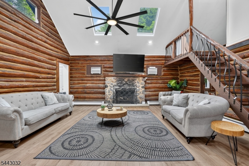 Lindy's Lake Association - Residential