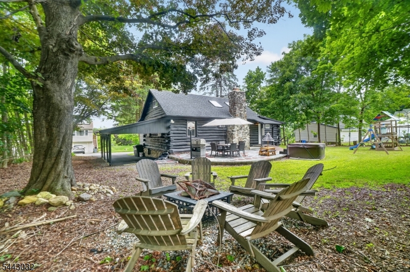 Lindy's Lake Association - Residential