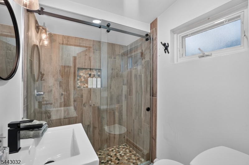 Lindy's Lake Association - Residential