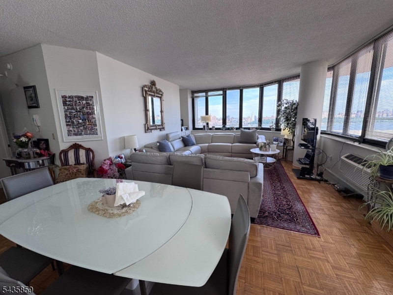 Hi Rise - Residential