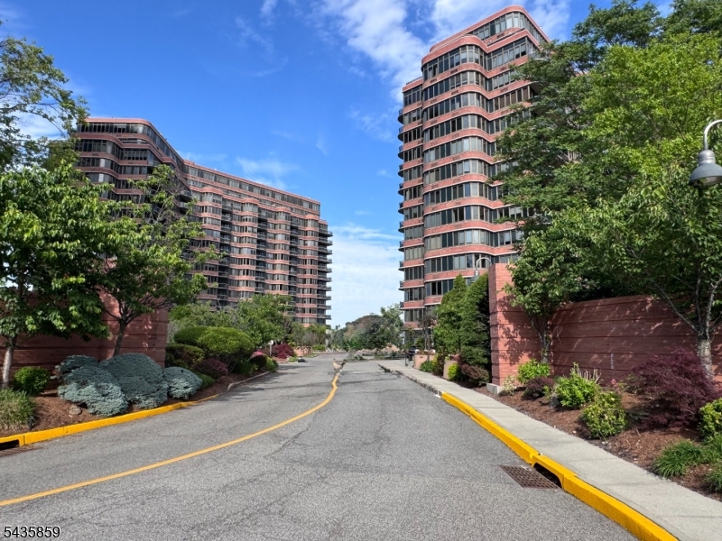 Hi Rise - Residential