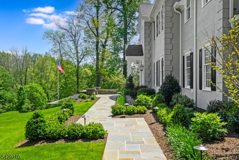 BROOKRACE - Residential