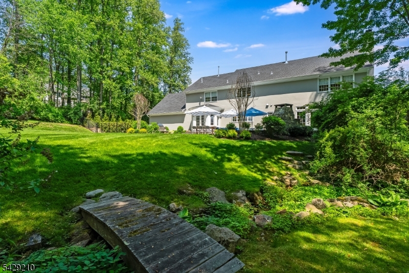 BROOKRACE - Residential