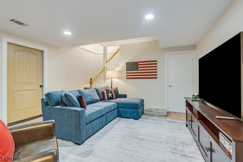 BROOKRACE - Residential