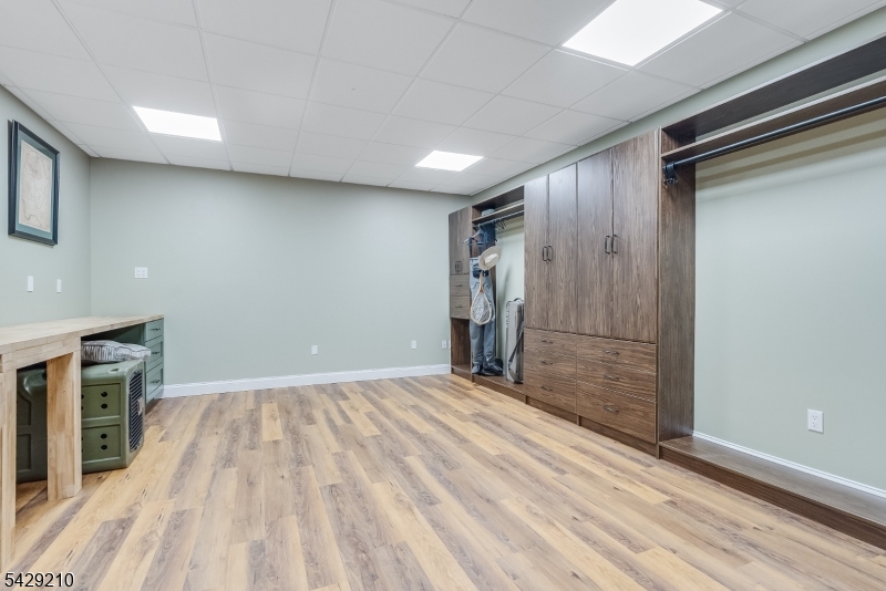 BROOKRACE - Residential