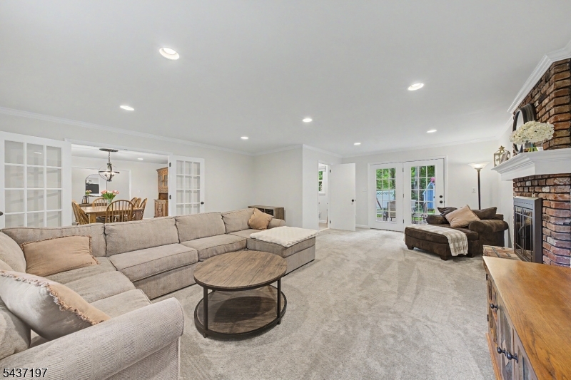 White Meadow Lake - Residential