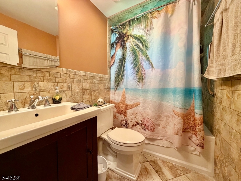 LAKE FOREST - Residential