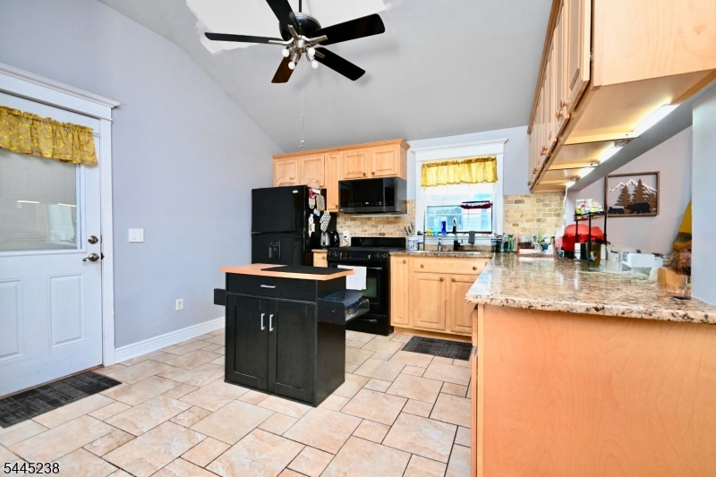 LAKE FOREST - Residential
